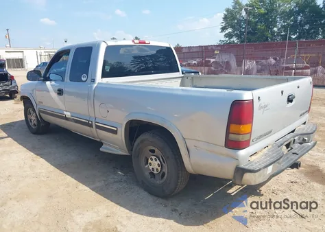 2000 Chevrolet Silverado 1500 Ls z USA, uszkodzony, nr VIN 1GCEC19T2YZ291771